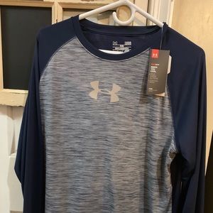 Under Armour navy blue men’s long sleeve shirt